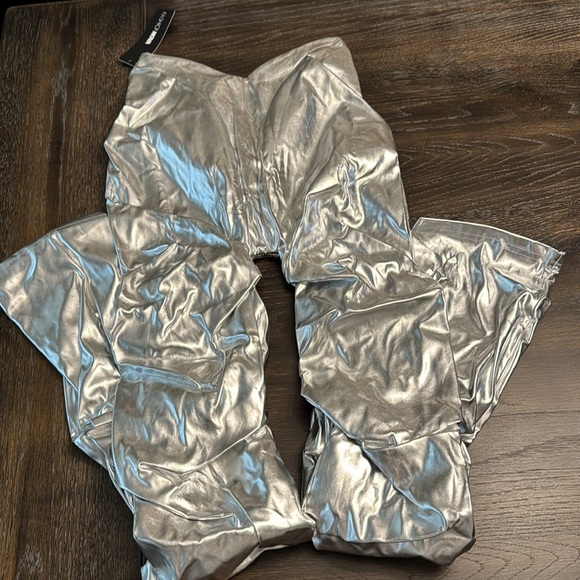 🟠 NWT Faux Leather Stacked Pant - Silver size smalll - Picture 6 of 7